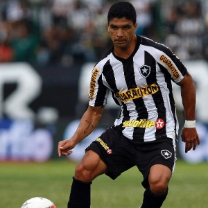 Renato atuando pelo Botafogo